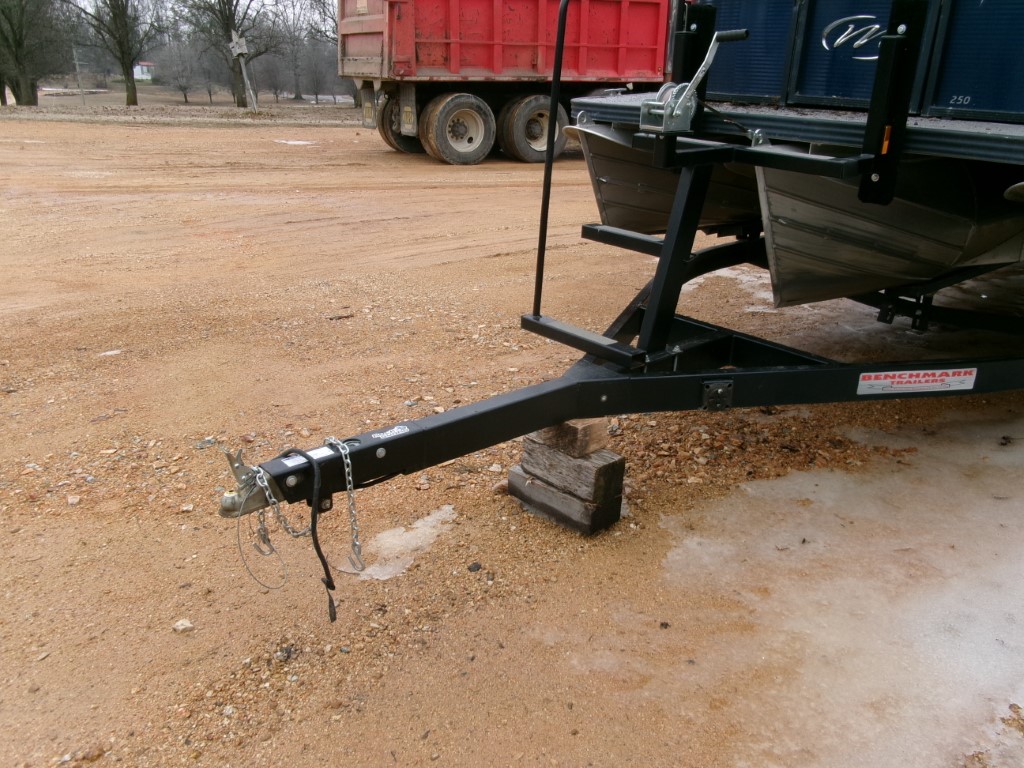 2021 Manitou 25′ Tri-Toon Boat - Image 2