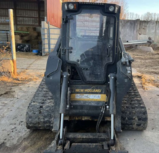 2021 New Holland C332 Compact Track Loader - Image 2