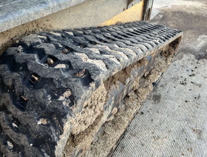 2021 New Holland C332 Compact Track Loader - Image 9