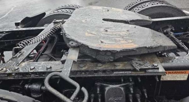 2022 Freightliner Cascadia 126 - Image 7