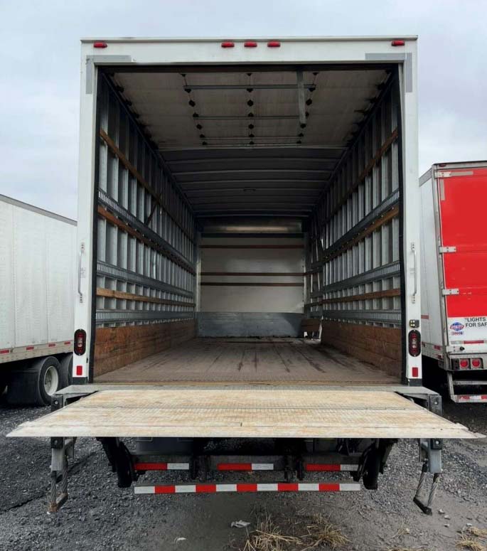 2022 International MV607 Box Truck - Image 2