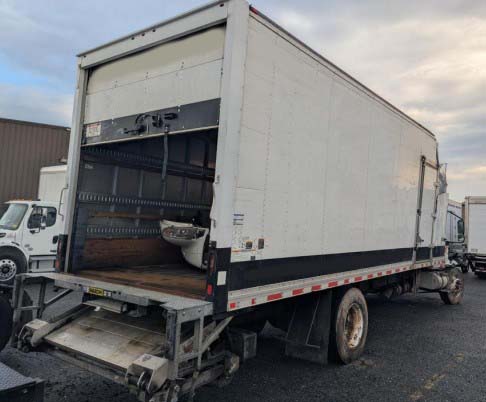 2022 International MV607 Box Truck - Image 2