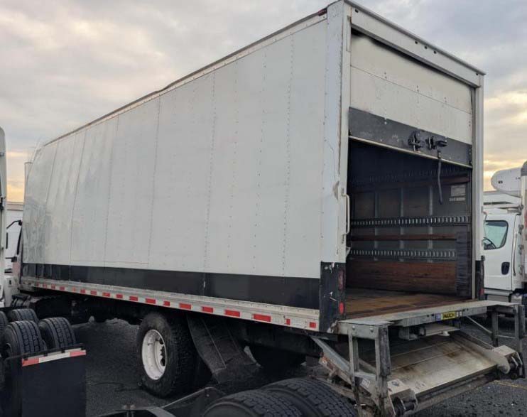 2022 International MV607 Box Truck - Image 4