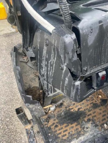 2022 John Deere Gator XUV 835E - Image 8