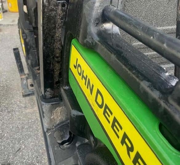 2022 John Deere Gator XUV 835E - Image 14