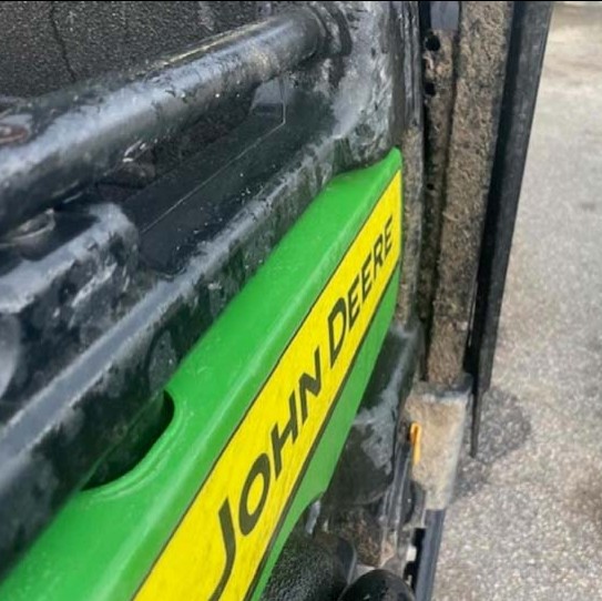 2022 John Deere Gator XUV 835E - Image 15