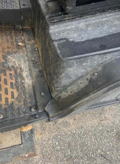 2022 John Deere Gator XUV 835E - Image 19