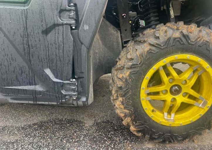 2022 John Deere Gator XUV 835E - Image 6