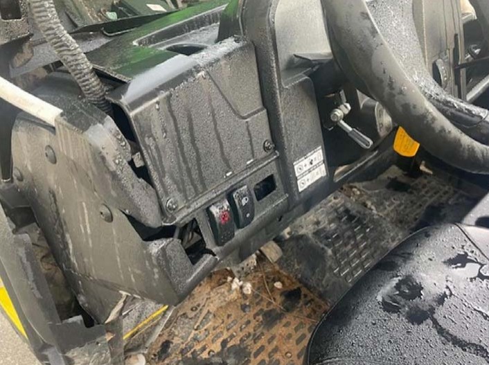 2022 John Deere Gator XUV 835E - Image 7