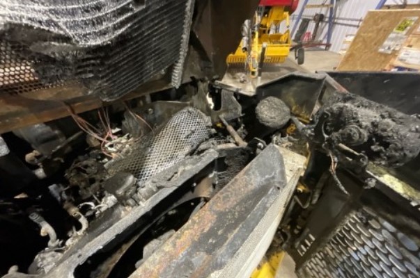 2022 New Holland L320 Skid Steer - Image 10