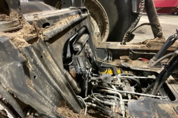 2022 New Holland L320 Skid Steer - Image 14