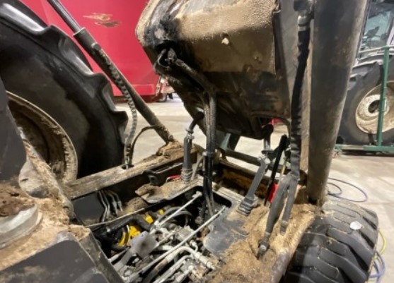 2022 New Holland L320 Skid Steer - Image 15