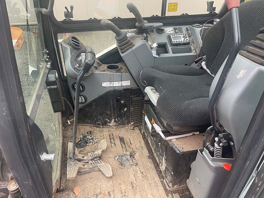 2023 Bobcat E35 Mini Excavator - Image 5