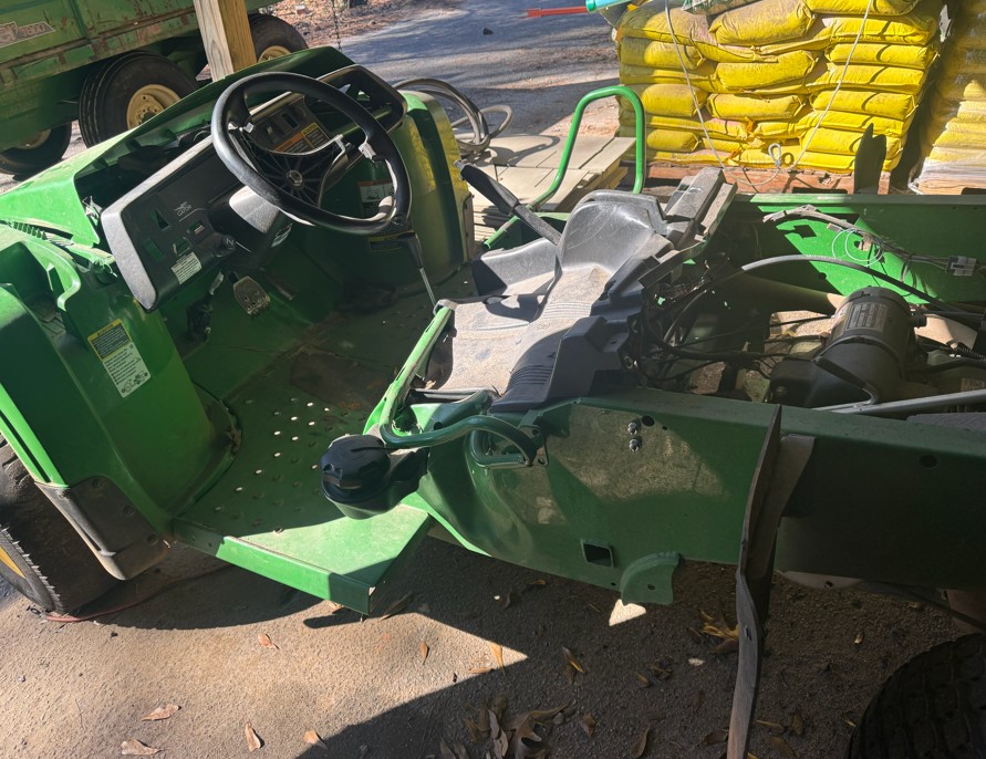 2023 John Deere Gator TX Turf - Image 2