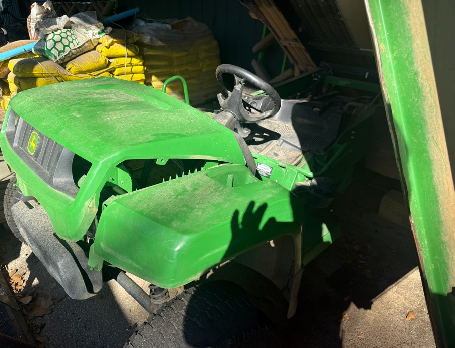 2023 John Deere Gator TX Turf - Image 3