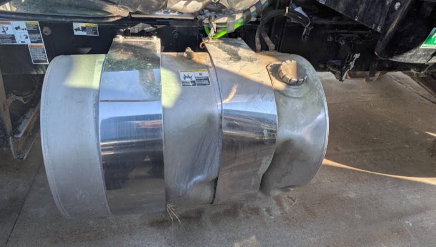 2023 Kenworth T880 - Image 17