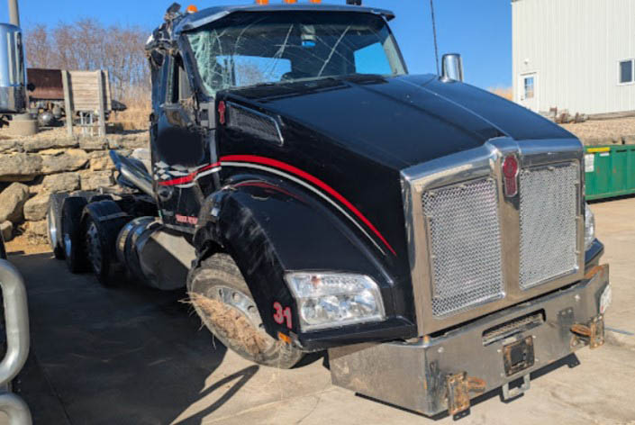 2023 Kenworth T880 - Image 4