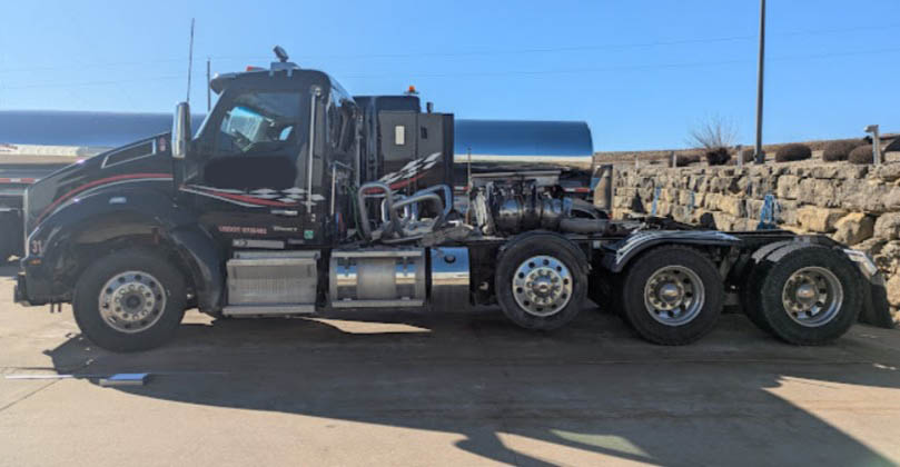 2023 Kenworth T880 - Image 6