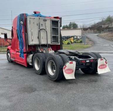 2023 Peterbilt 579 - Image 4