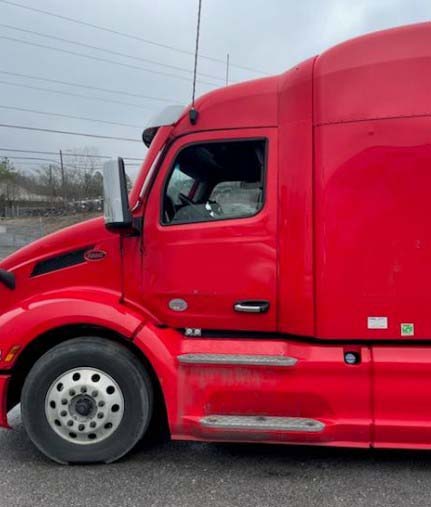 2023 Peterbilt 579 - Image 8