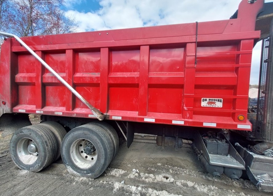 2024 Kenworth T480 Dump Truck - Image 11