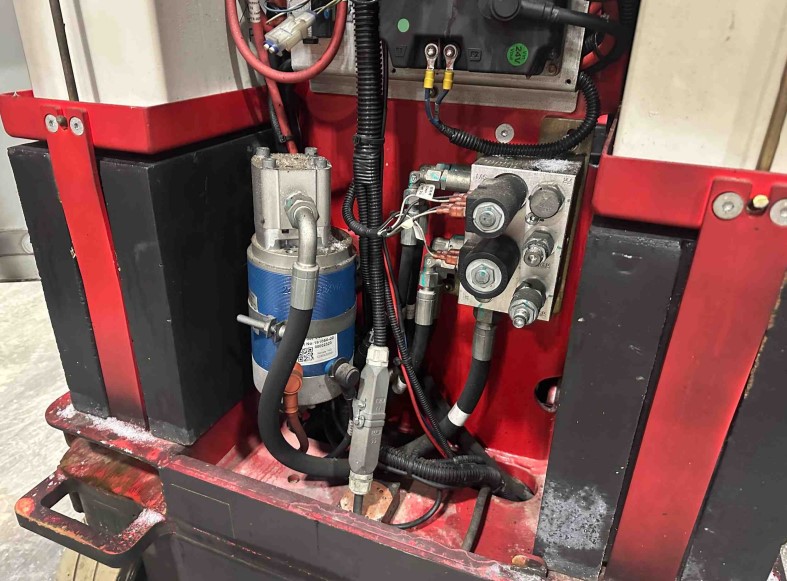 2024 MEC MME-25 Scissor Lift - Image 10