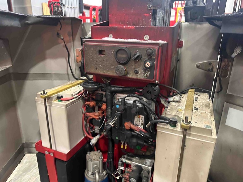 2024 MEC MME-25 Scissor Lift - Image 9