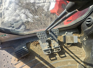 2022 Takeuchi TB370CR Excavator - Image 14