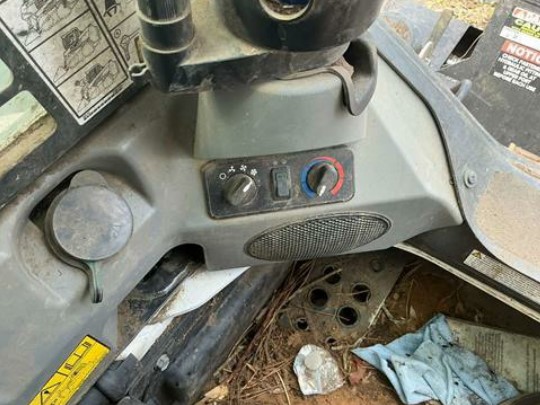 2025 Bobcat T770 Compact Track Loader - Image 18