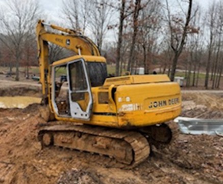 John Deere 490E Excavator - Image 5