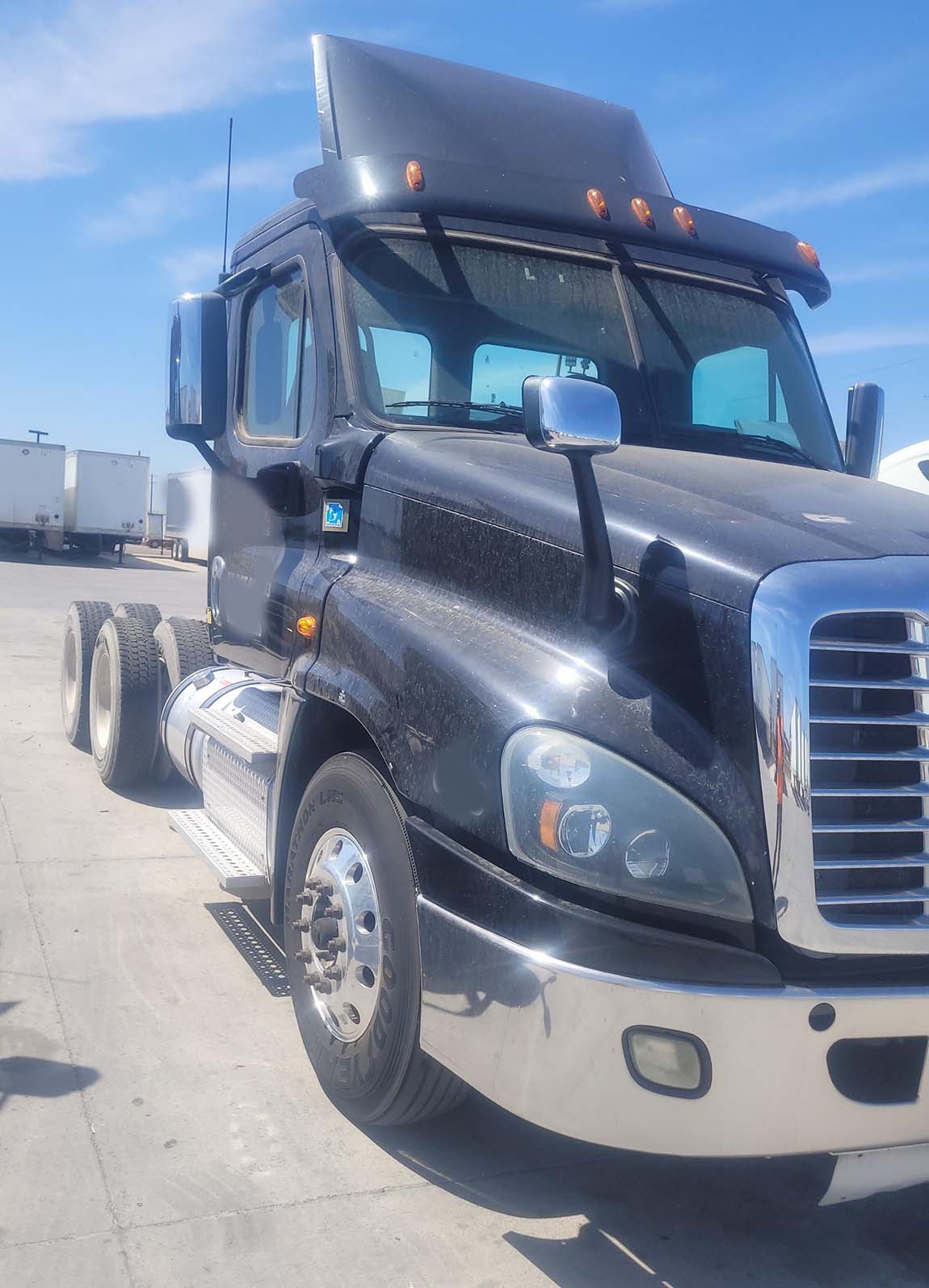 2017 Freightliner Cascadia (289) - Image 3