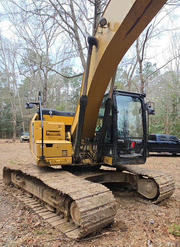 2017 Caterpillar 320F Excavator - Image 3
