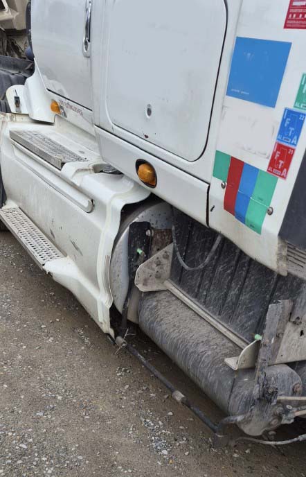 2008 International LF627 - Image 9