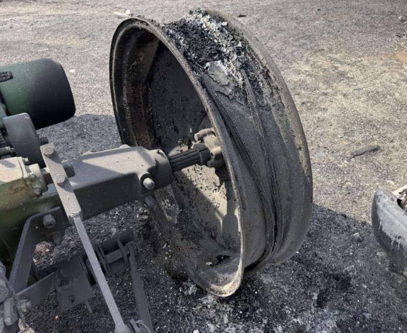 1949 John Deere B Tractor - Image 7