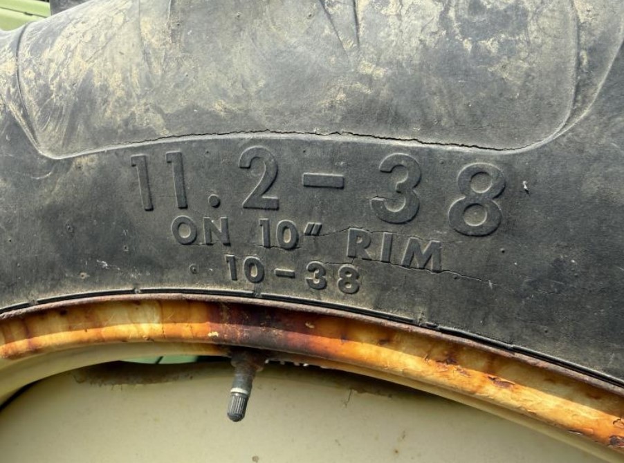 1949 John Deere B Tractor - Image 3