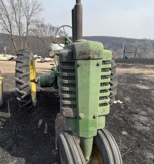 1949 John Deere B Tractor - Image 20