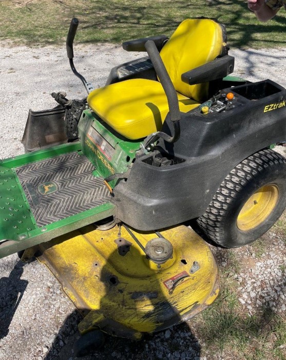 2014 John Deere Z445 Lawn Mower