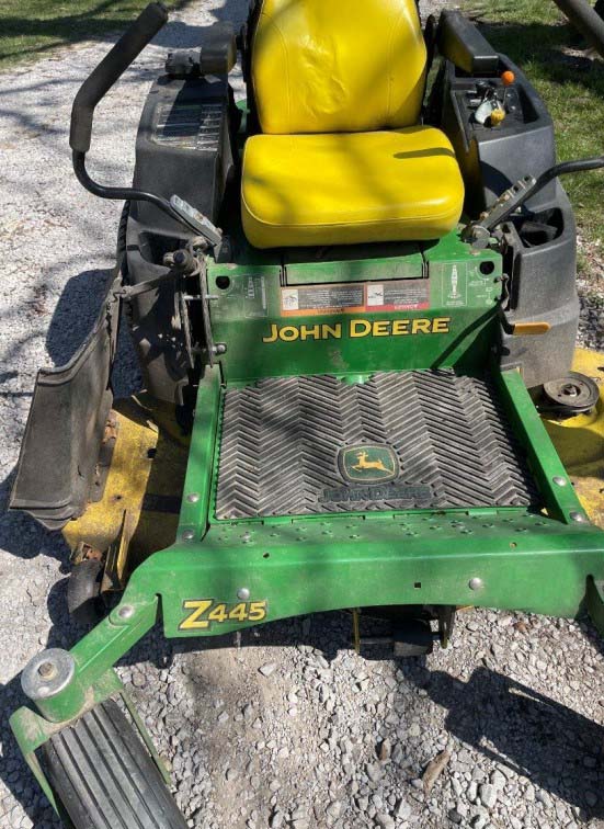 2014 John Deere Z445 Lawn Mower - Image 2