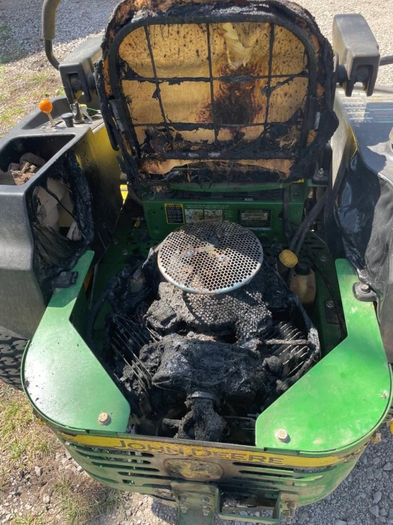 2014 John Deere Z445 Lawn Mower - Image 3