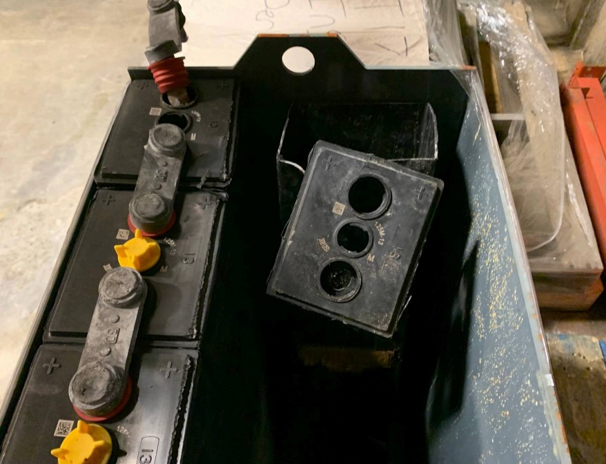 2020 Tennant T17 Industrial Ride on Floor Scrubber - Image 28