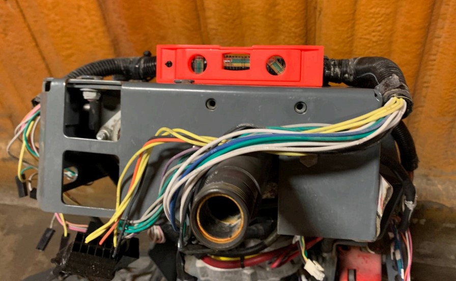 2020 Tennant T17 Industrial Ride on Floor Scrubber - Image 24