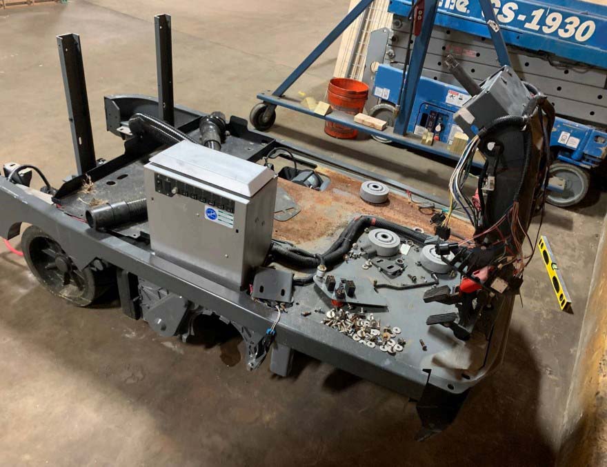 2020 Tennant T17 Industrial Ride on Floor Scrubber - Image 35