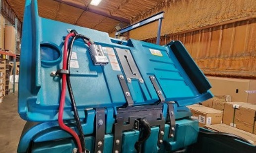 2020 Tennant T17 Industrial Ride on Floor Scrubber - Image 12