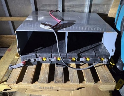 2020 Tennant T17 Industrial Ride on Floor Scrubber - Image 7