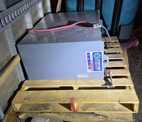 2020 Tennant T17 Industrial Ride on Floor Scrubber - Image 6