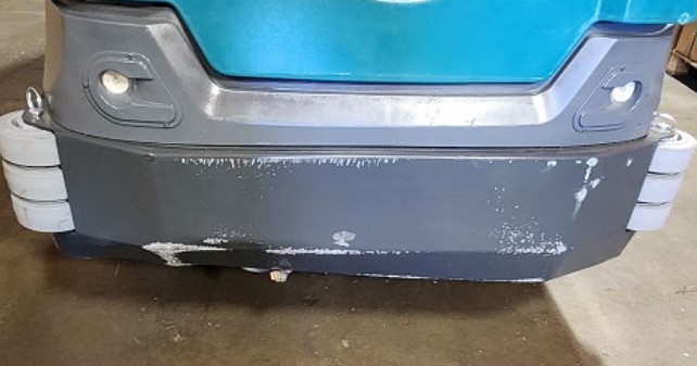 2020 Tennant T17 Industrial Ride on Floor Scrubber - Image 20