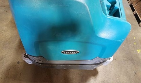2020 Tennant T17 Industrial Ride on Floor Scrubber - Image 19