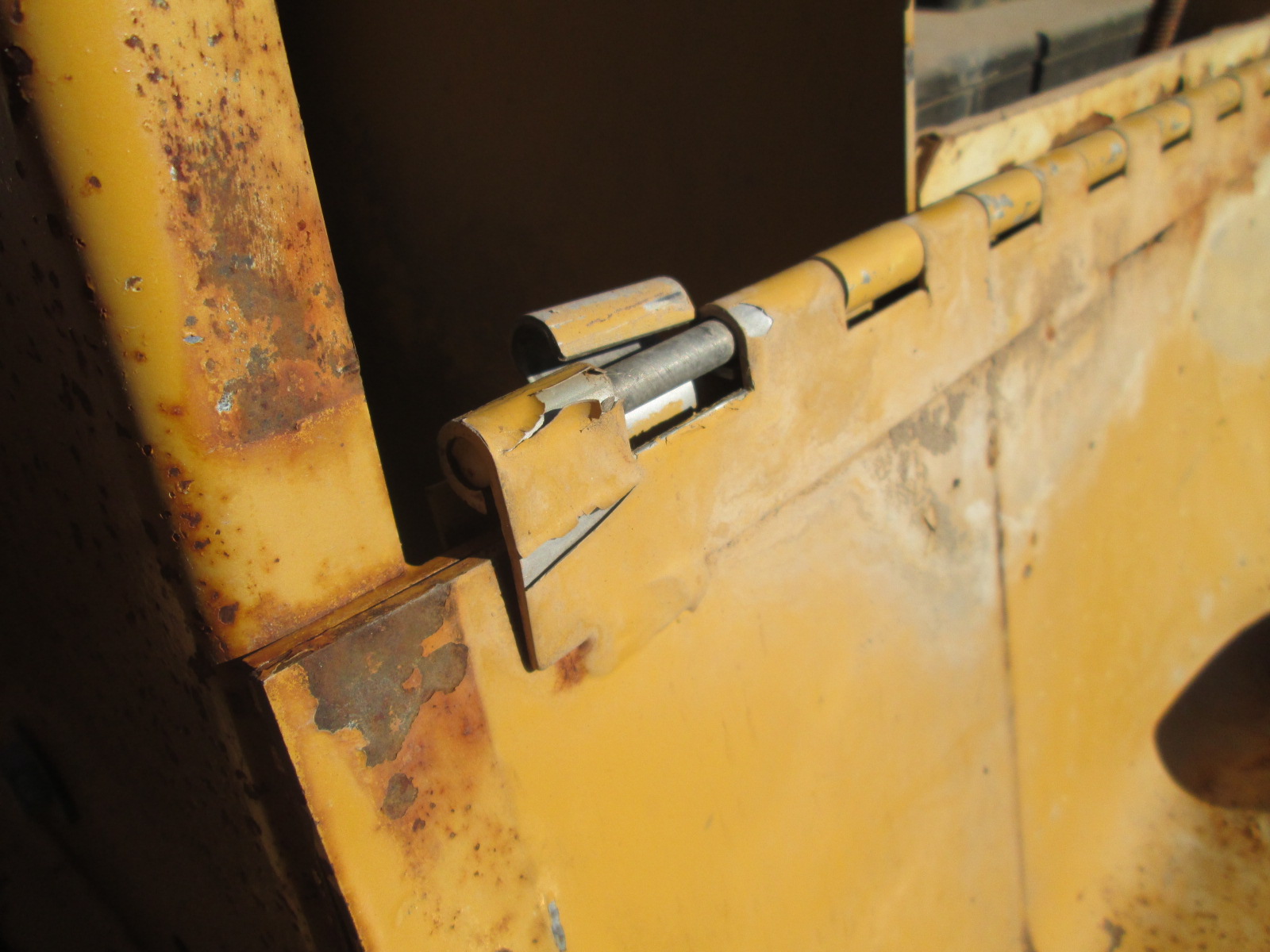 2002 Vermeer LM42 Trencher - Image 13