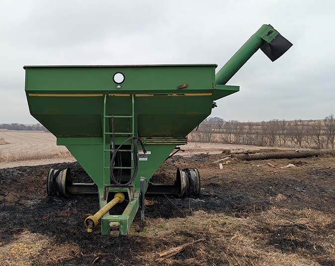 Unverferth GC4900 Grain Cart - Image 4