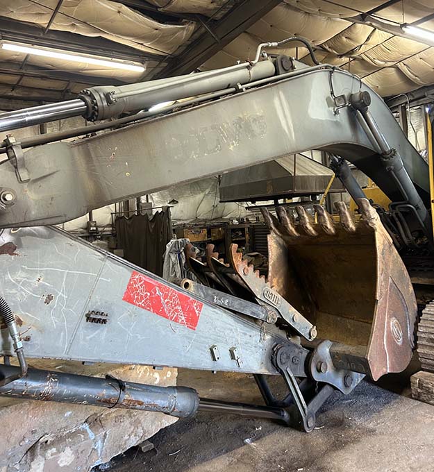 2004 Volvo EC210BLC Excavator - Image 9